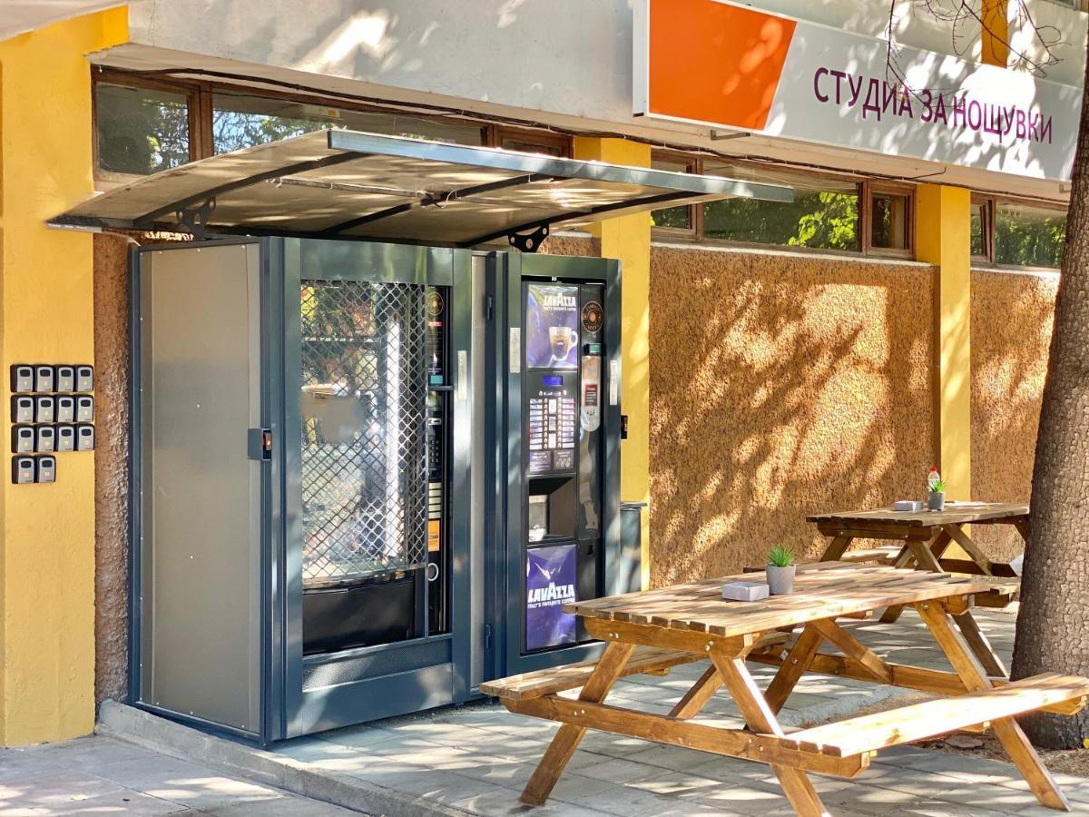 Hello Studios Budget Stays Free Parking & Wifi Stara Zagora Buitenkant foto