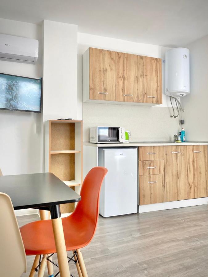 Hello Studios Budget Stays Free Parking & Wifi Stara Zagora Buitenkant foto