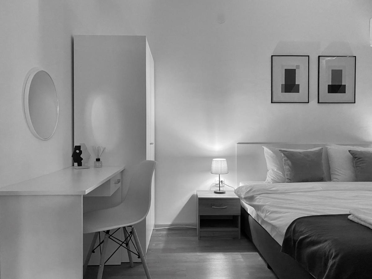 Hello Studios Budget Stays Free Parking & Wifi Stara Zagora Buitenkant foto