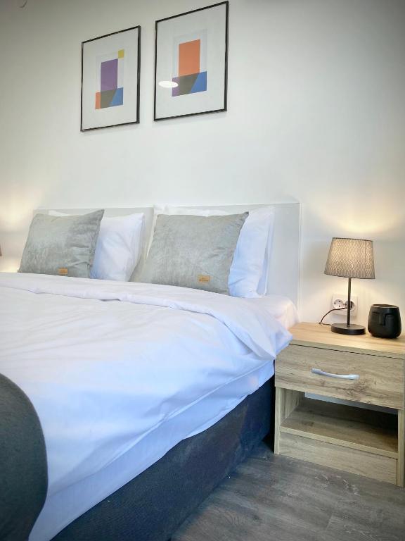 Hello Studios Budget Stays Free Parking & Wifi Stara Zagora Buitenkant foto